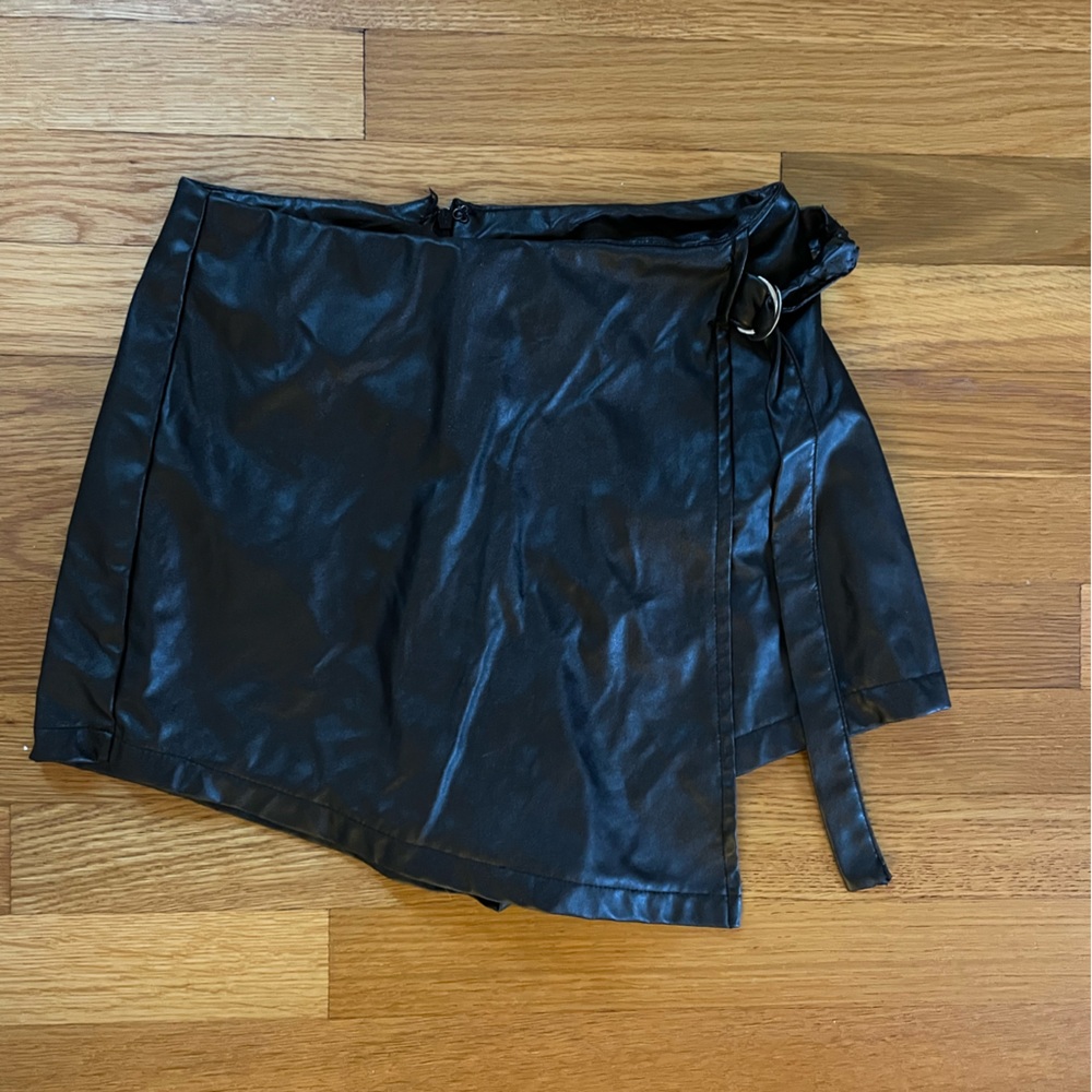 faux leather skort